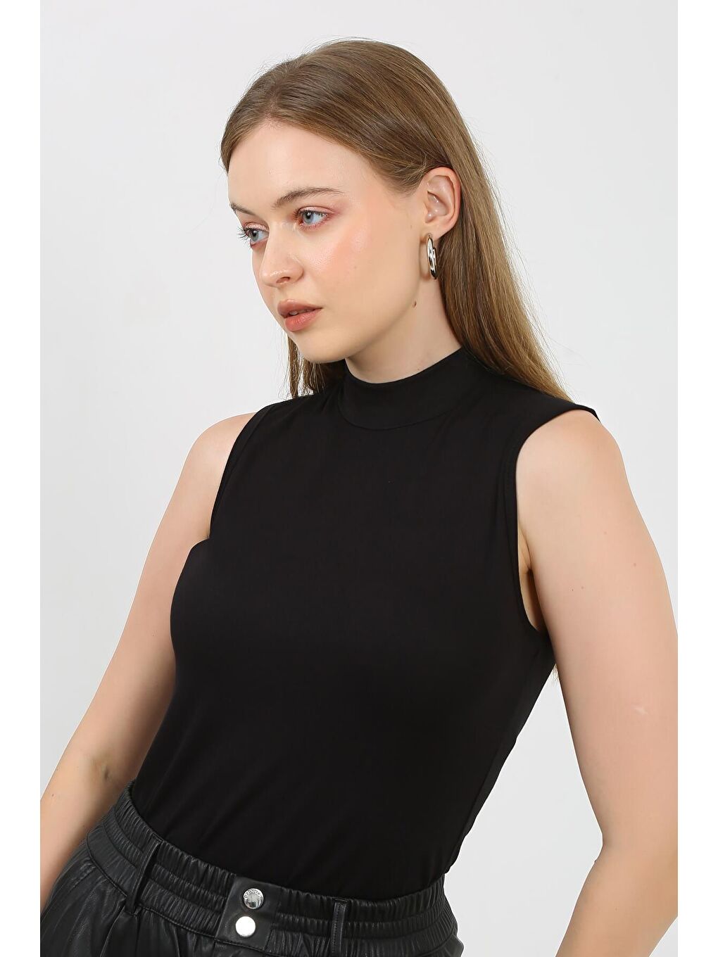 Siyah Kadın Kolsuz Body-1