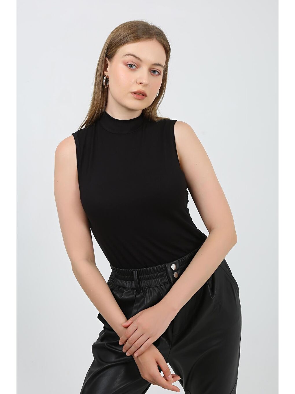 Siyah Kadın Kolsuz Body-4