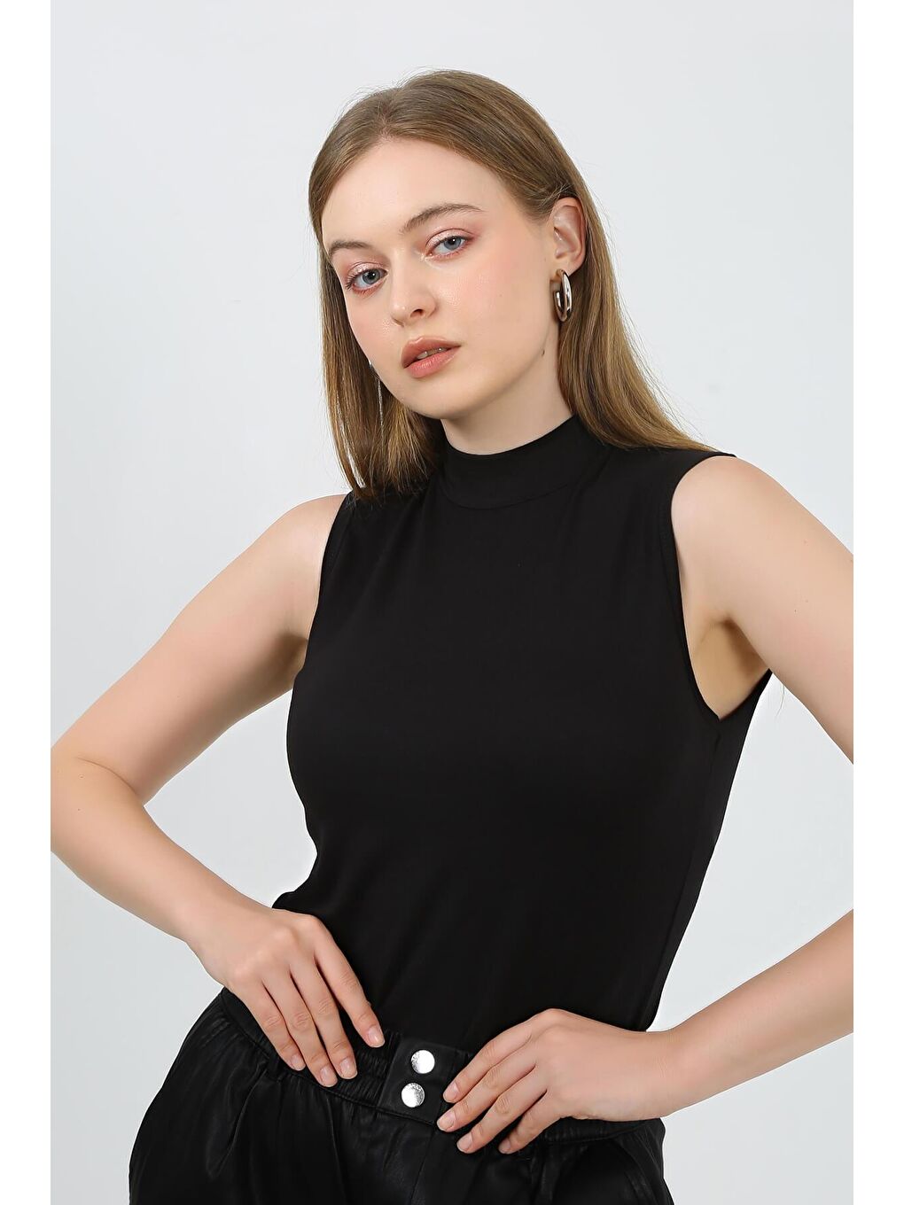 Siyah Kadın Kolsuz Body-6