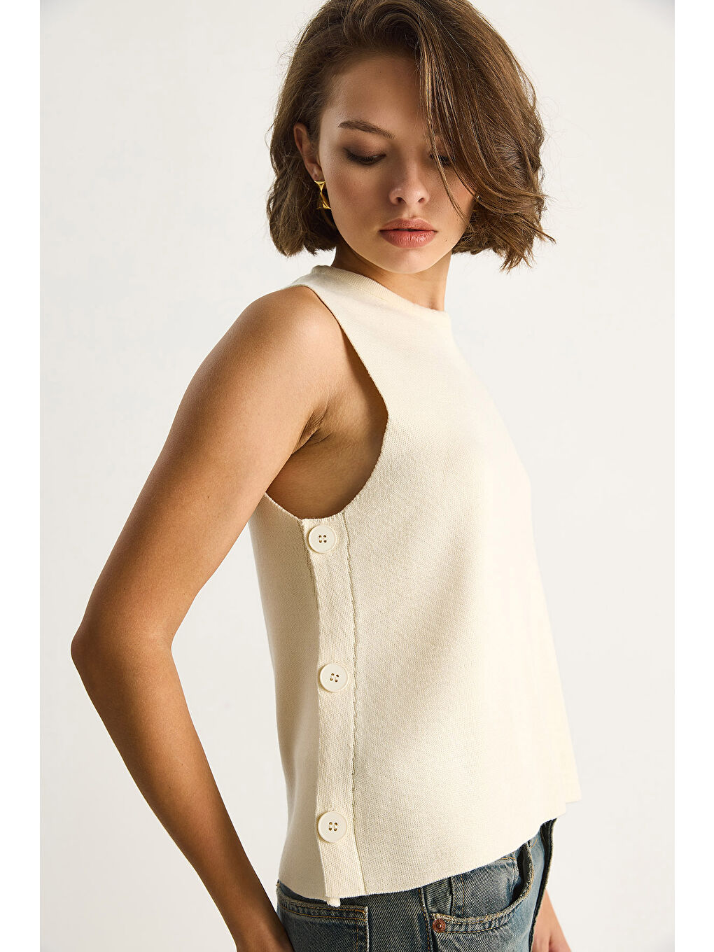 Ekru Kadın Bisiklet Yaka Yandan Düğme Aksesuarlı Örme Bluz-5