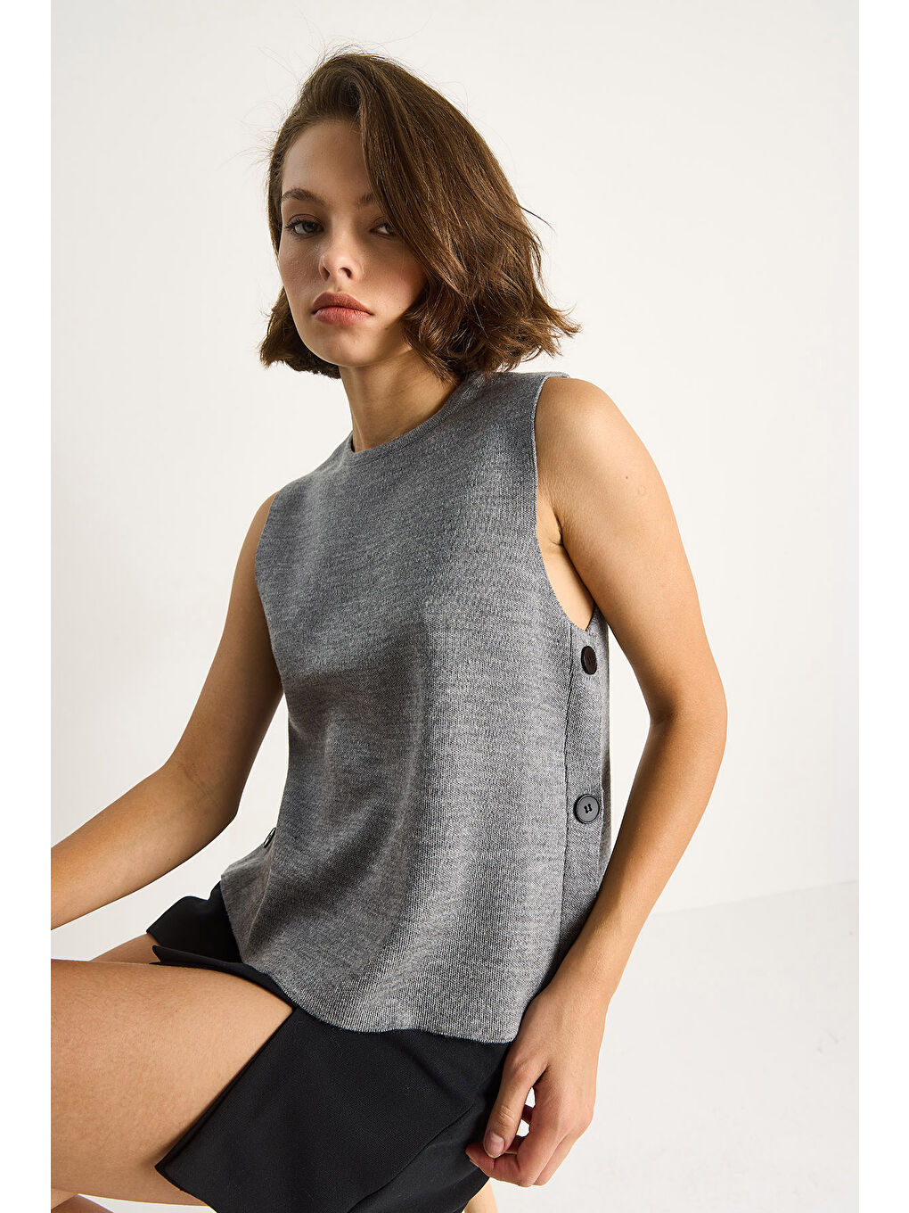 Gri Kadın Bisiklet Yaka Yandan Düğme Aksesuarlı Örme Bluz-1