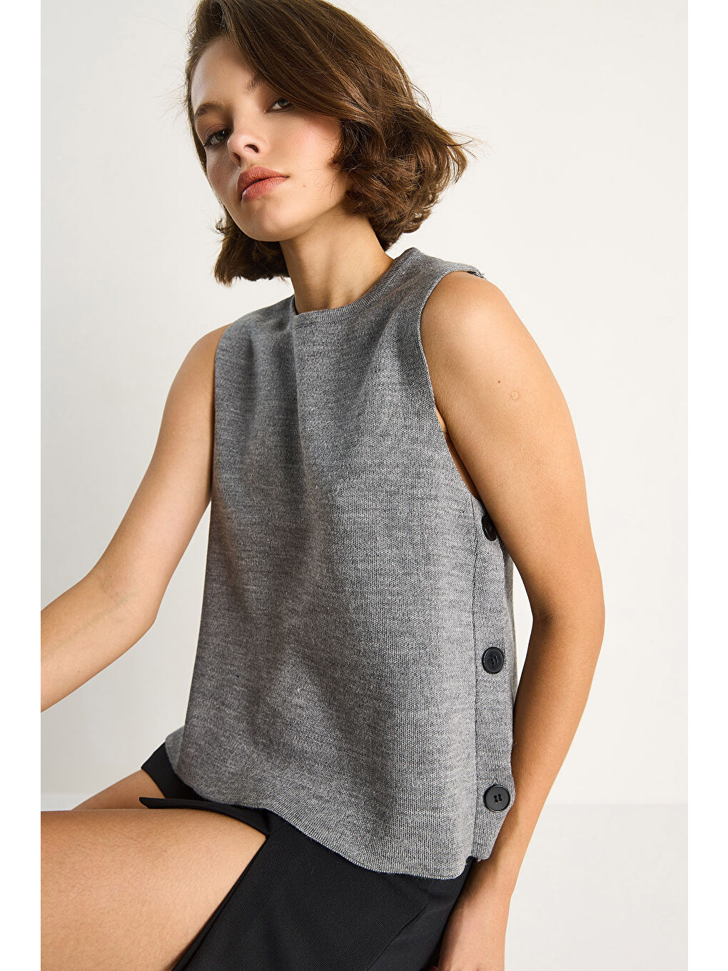 Gri Kadın Bisiklet Yaka Yandan Düğme Aksesuarlı Örme Bluz-2