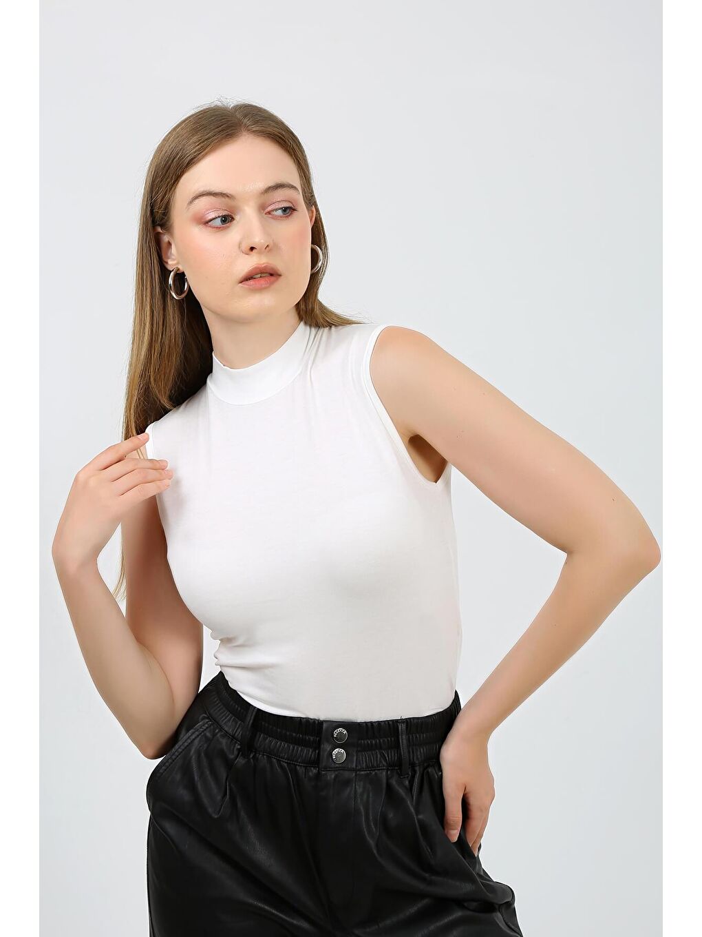 Beyaz Kadın Kolsuz Body-3