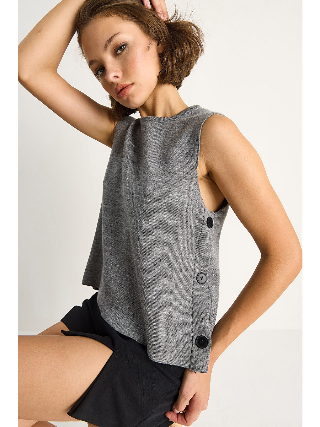 Gri Kadın Bisiklet Yaka Yandan Düğme Aksesuarlı Örme Bluz-3