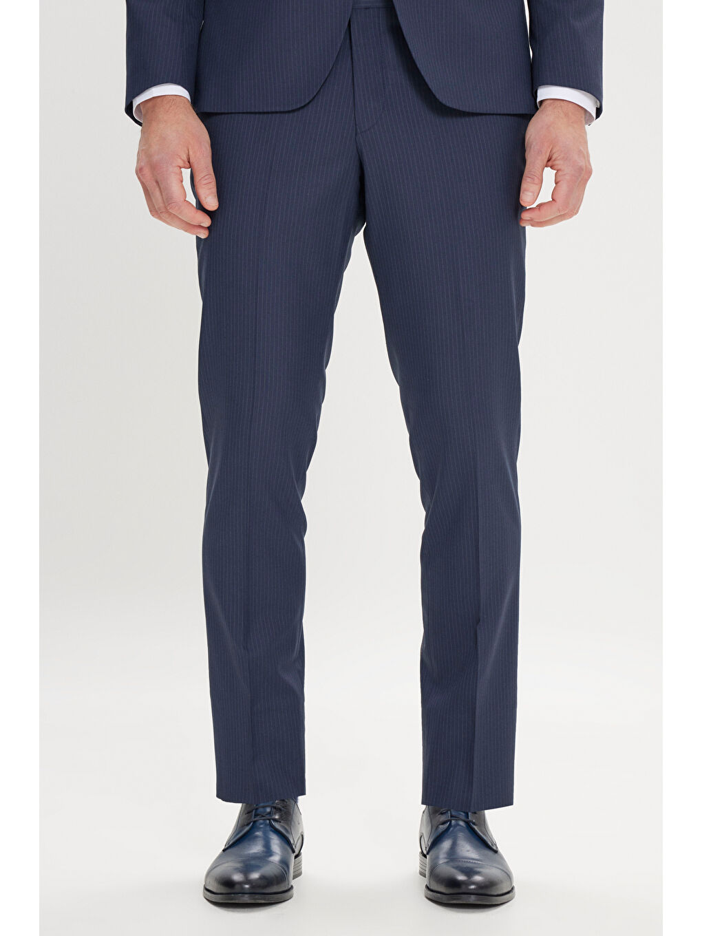 Erkek Lacivert-Gri Slim Fit Dar Kesim Kırlangıç Yaka Çizgili Takım Elbise-5