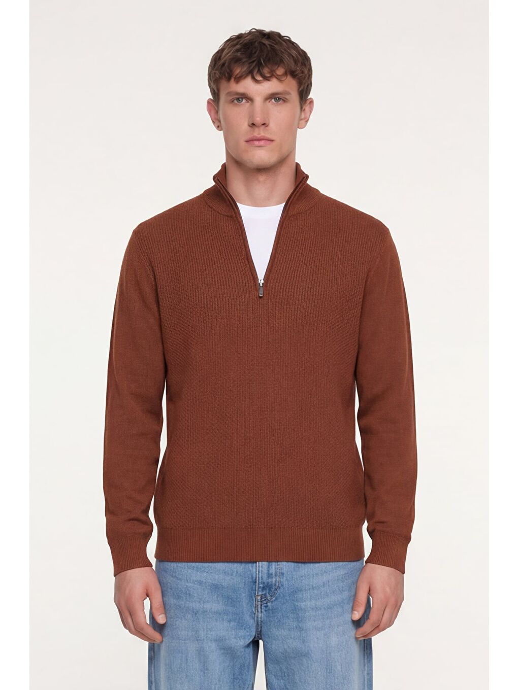Kahverengi Erkek Kiremit Normal Kesim Regular Fit Yünlü Fermuarlı Dik Yaka Triko Kazak