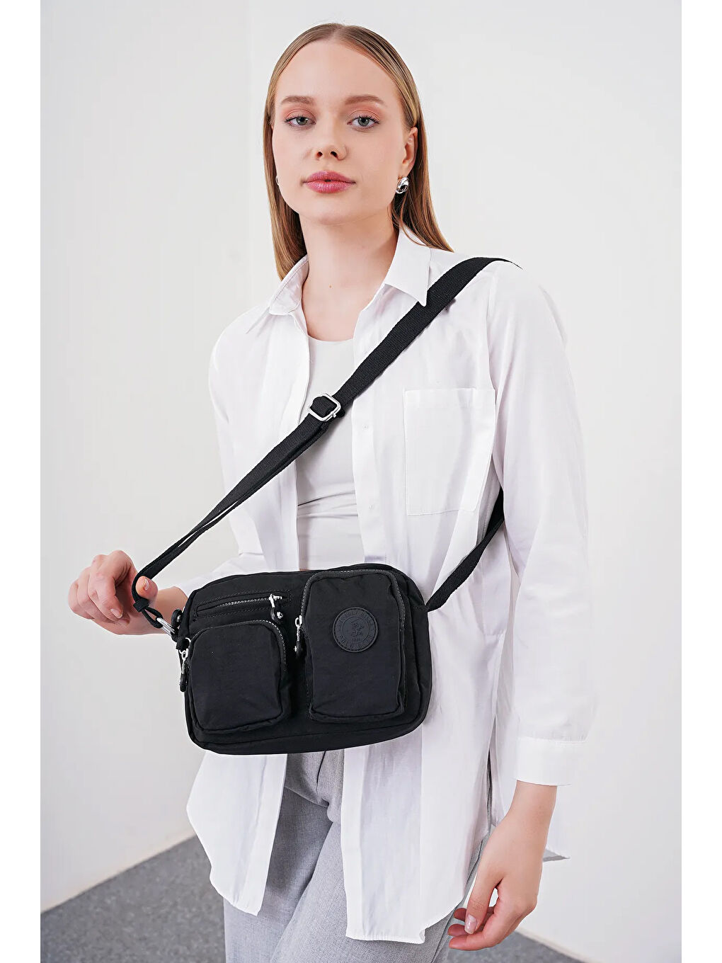 Siyah Çok Gözlü Çapraz Askılı Kadın Çanta BHPC6005-3