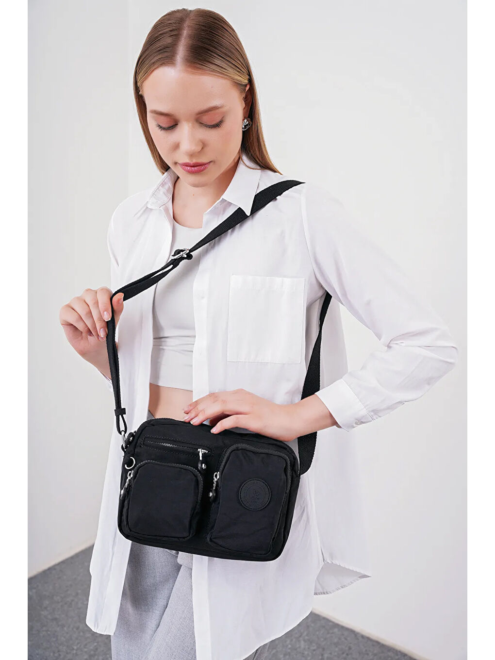 Siyah Çok Gözlü Çapraz Askılı Kadın Çanta BHPC6005-4