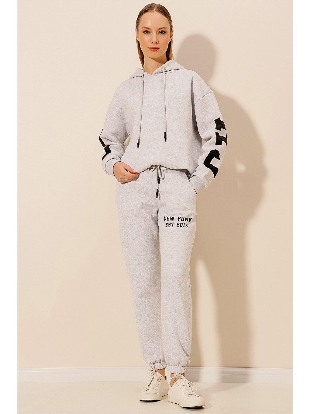 Gri Üç İplik Arkası Kollar Baskılı TAKIM-1