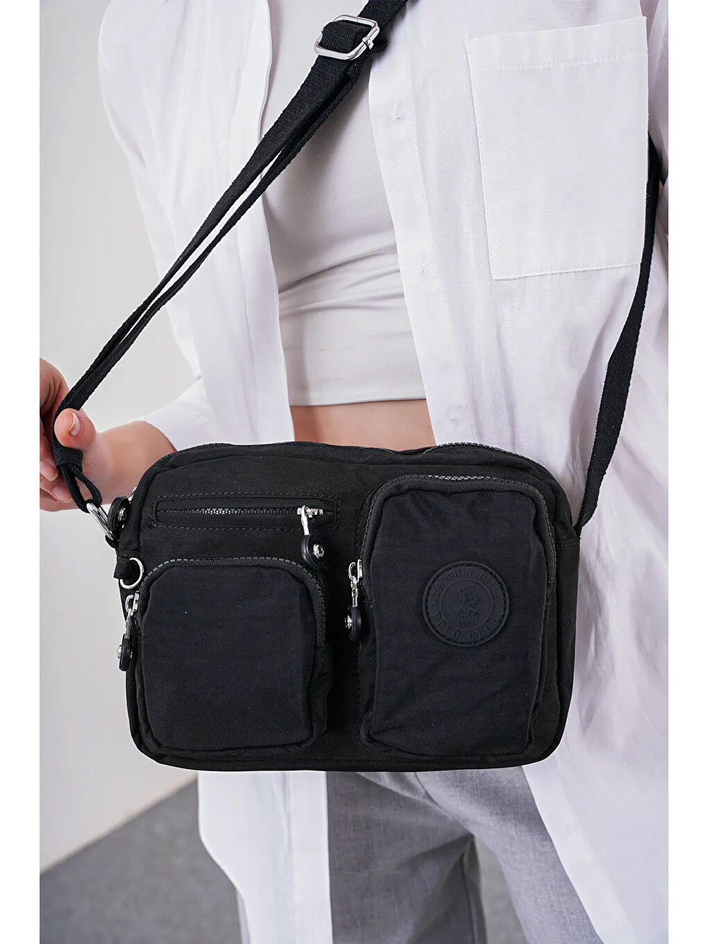 Siyah Çok Gözlü Çapraz Askılı Kadın Çanta BHPC6005-5