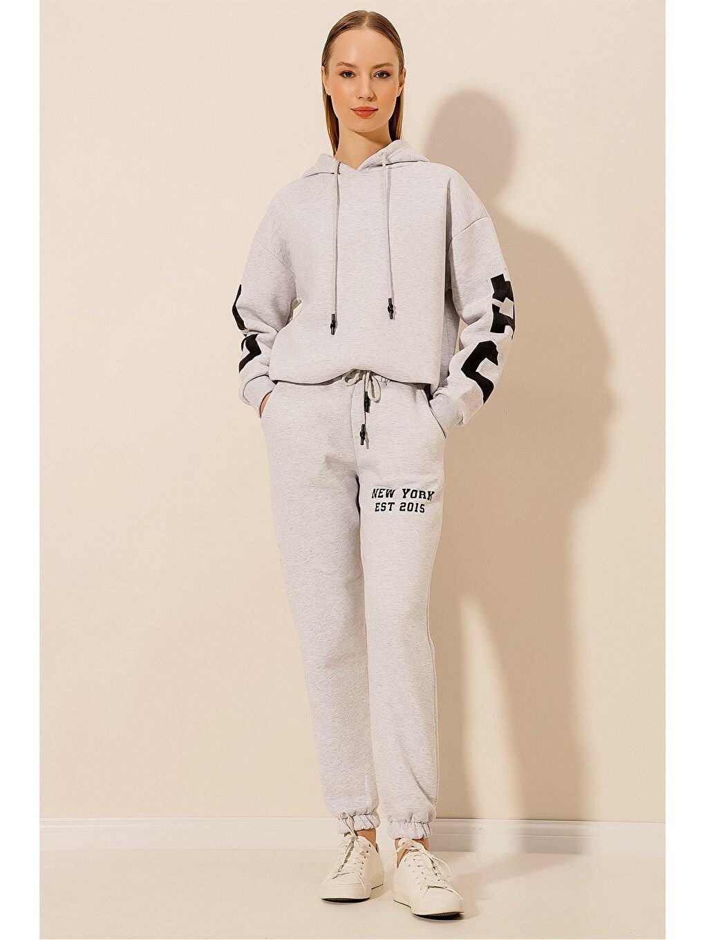 Gri Üç İplik Arkası Kollar Baskılı TAKIM-2