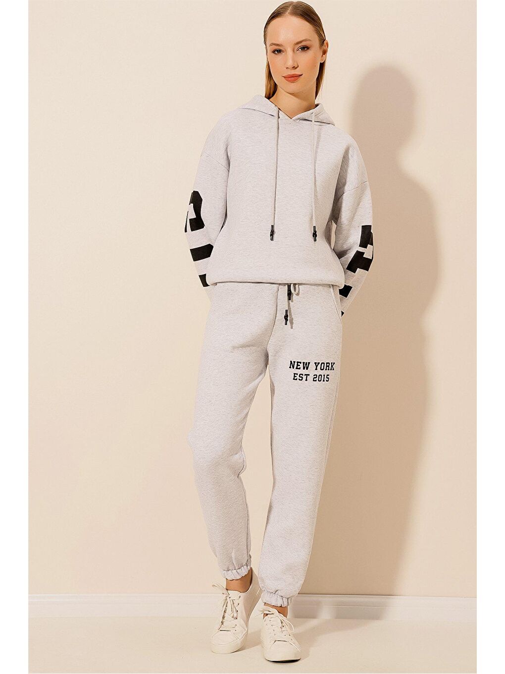 Gri Üç İplik Arkası Kollar Baskılı TAKIM-3