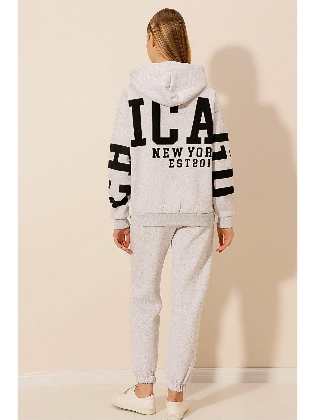 Gri Üç İplik Arkası Kollar Baskılı TAKIM-4