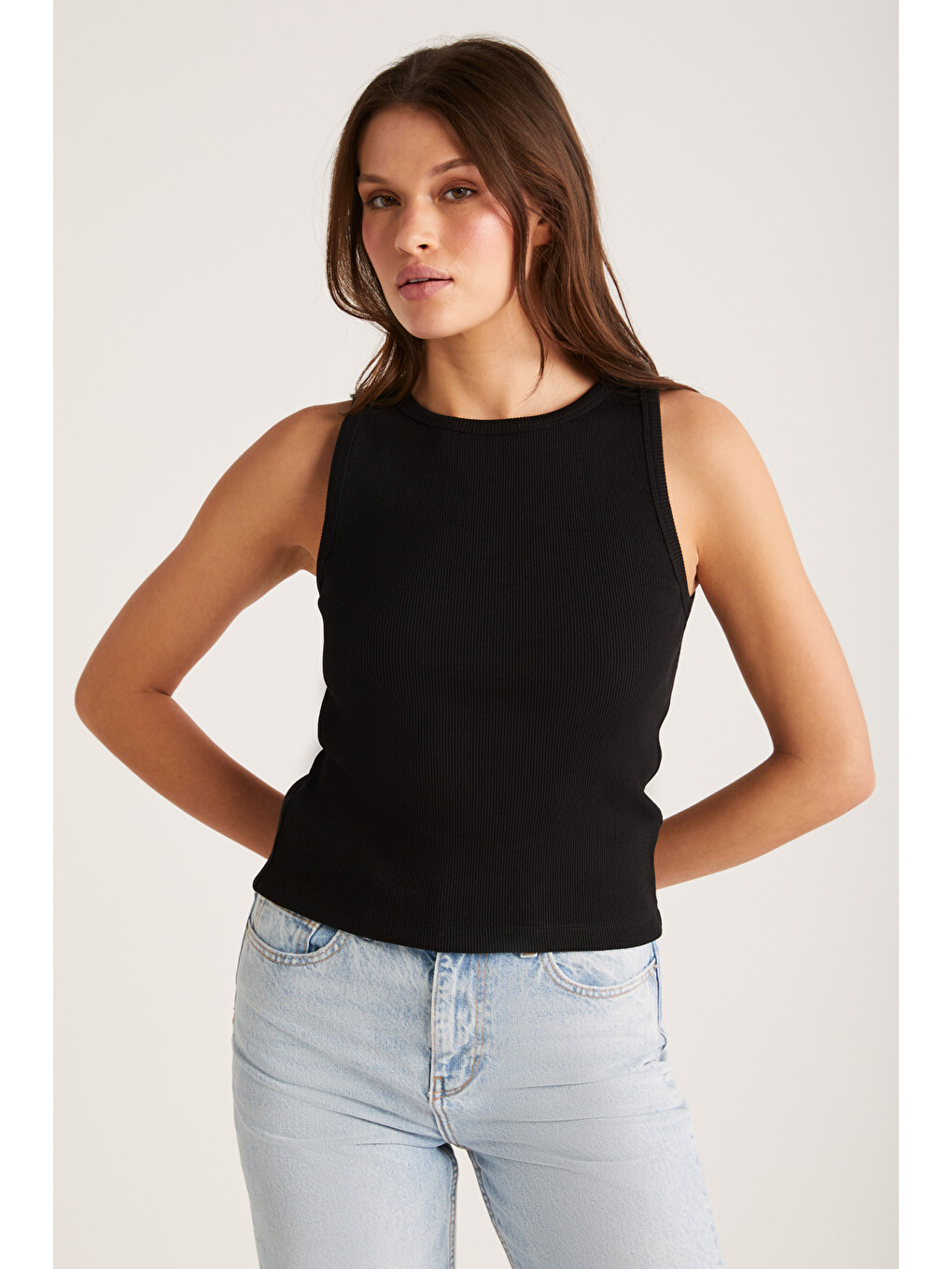 Selena Kadın Regular Fit Normal Kalıp Kalın Askılı Sıfır Kollu Örme Siyah Atlet-1