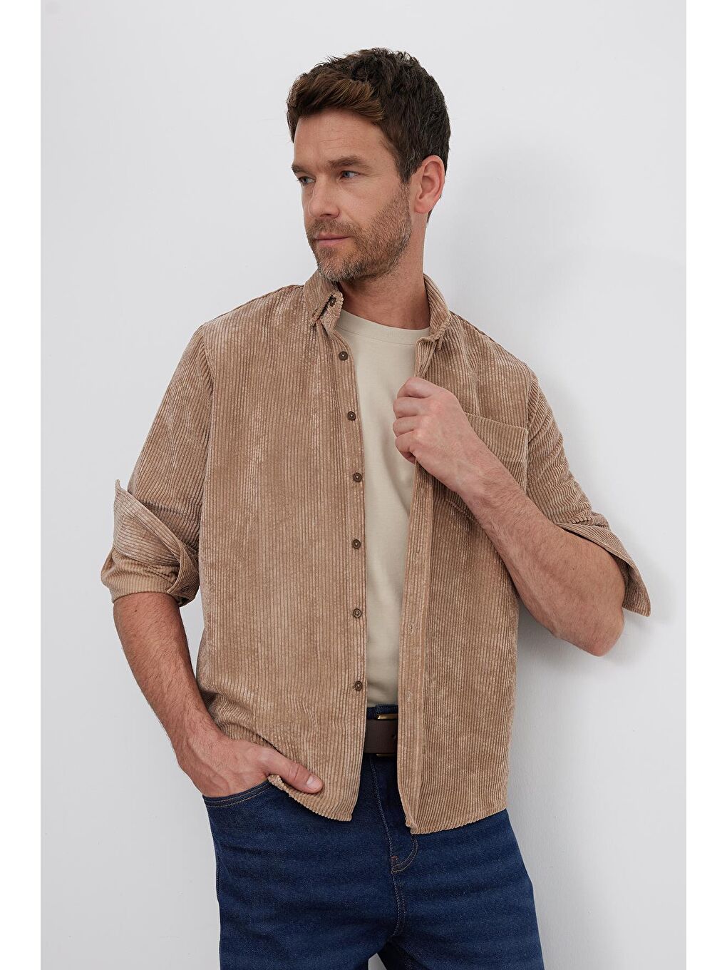 Kahverengi Erkek Regular Fit Rahat Kesim Fitilli Kadife Görünüm Düğmeli Yaka Açık Kahve Ceket Gömlek