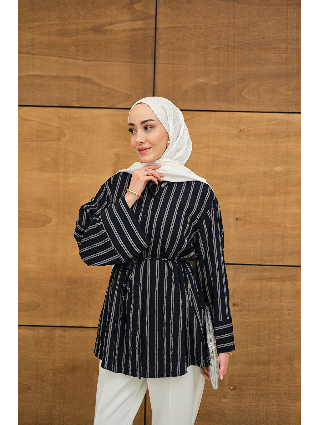 Kadın Kalın Çizgili Desenli Bel Bağlamalı Şifon Gömlek Lacivert-1