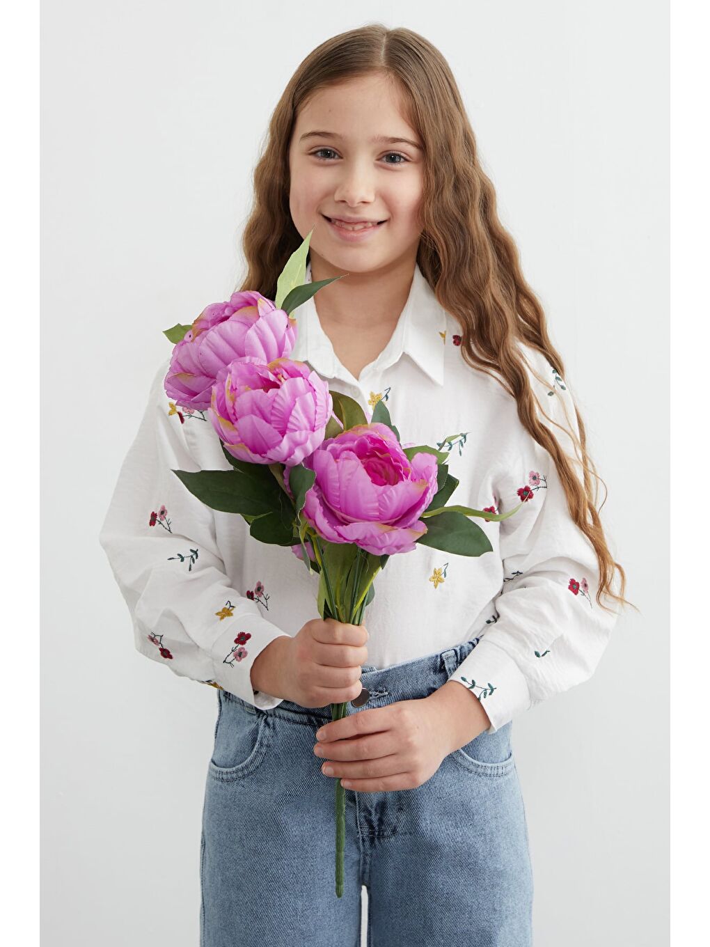 Beyaz Çiçek Nakışlı Kız Çocuk Gömlek-2