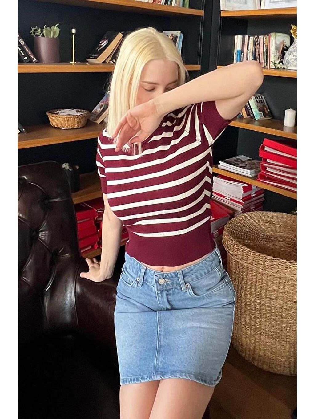 Bordo Bisiklet Yaka Çizgili Kadın T-Shirt Mg2400-3