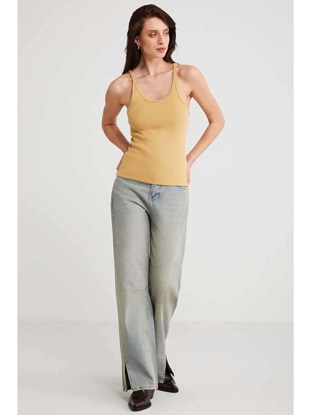 Sarı Lızeth Kadın Slim Fit Dar Kesim Oyuk Yaka İnce Askılı Basic Hardal-siyah Atlet-1