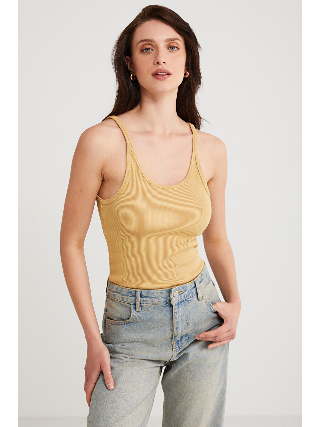Sarı Lızeth Kadın Slim Fit Dar Kesim Oyuk Yaka İnce Askılı Basic Hardal-siyah Atlet-3