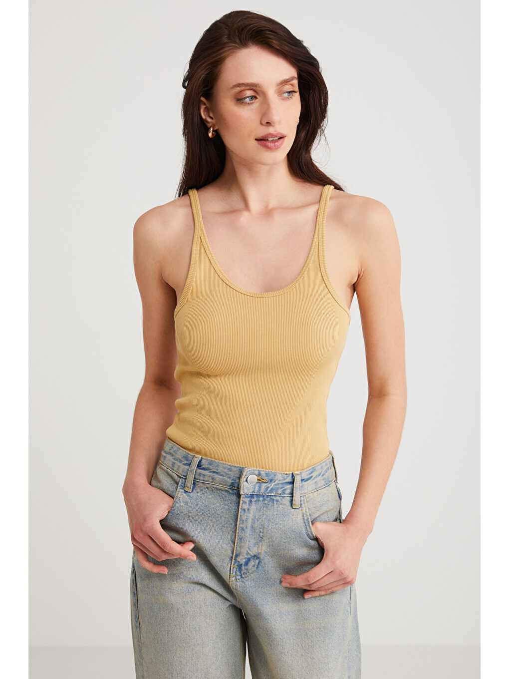 Sarı Lızeth Kadın Slim Fit Dar Kesim Oyuk Yaka İnce Askılı Basic Hardal-siyah Atlet-4