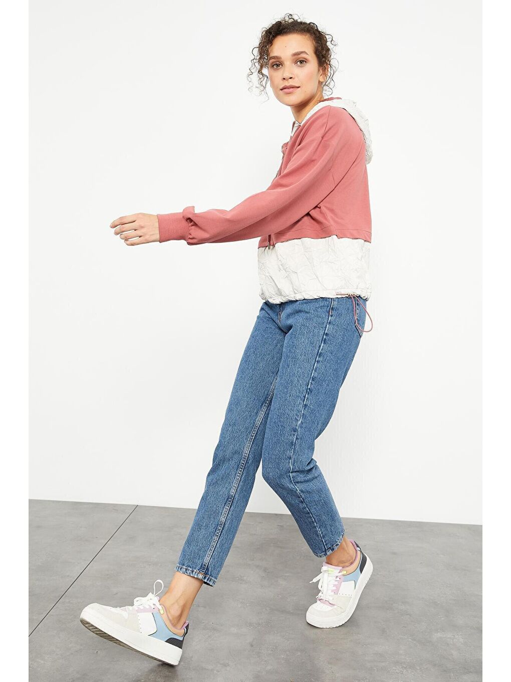 Pembe Yaban Gülü Balon Kol Paraşüt Kumaş Detaylı Kadın Oversize Sweatshirt - 97167-3