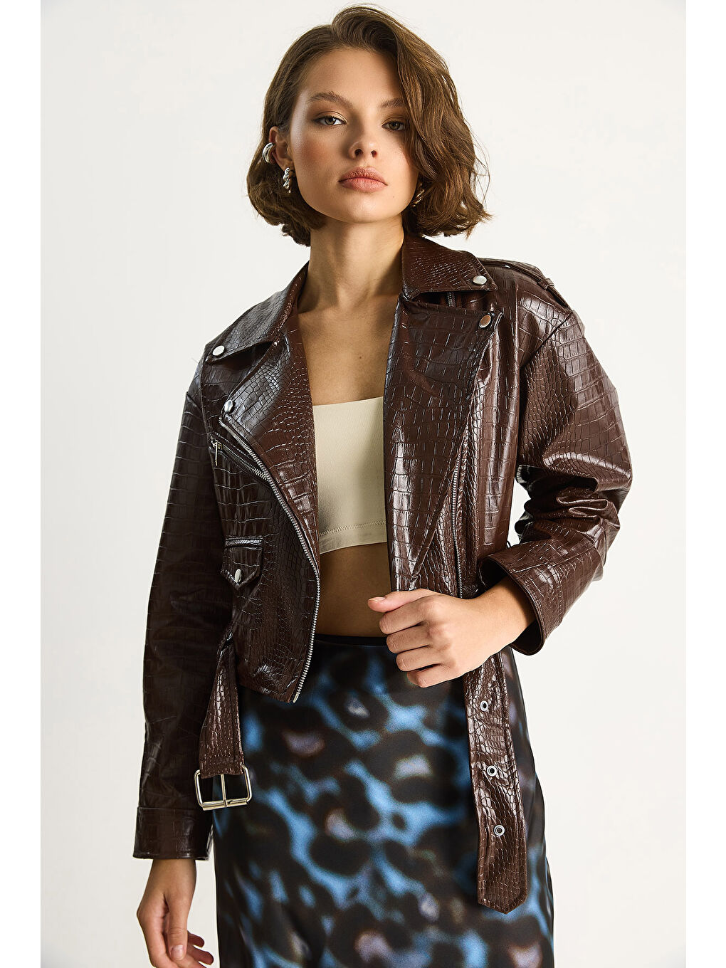 Kahverengi Kadın Kemerli Krokodil Crop Suni Deri Ceket-3