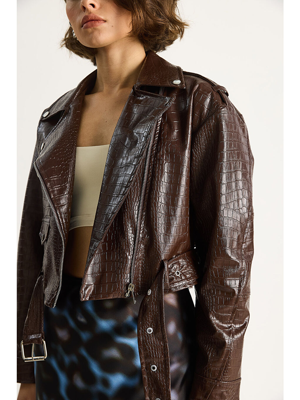 Kahverengi Kadın Kemerli Krokodil Crop Suni Deri Ceket-4
