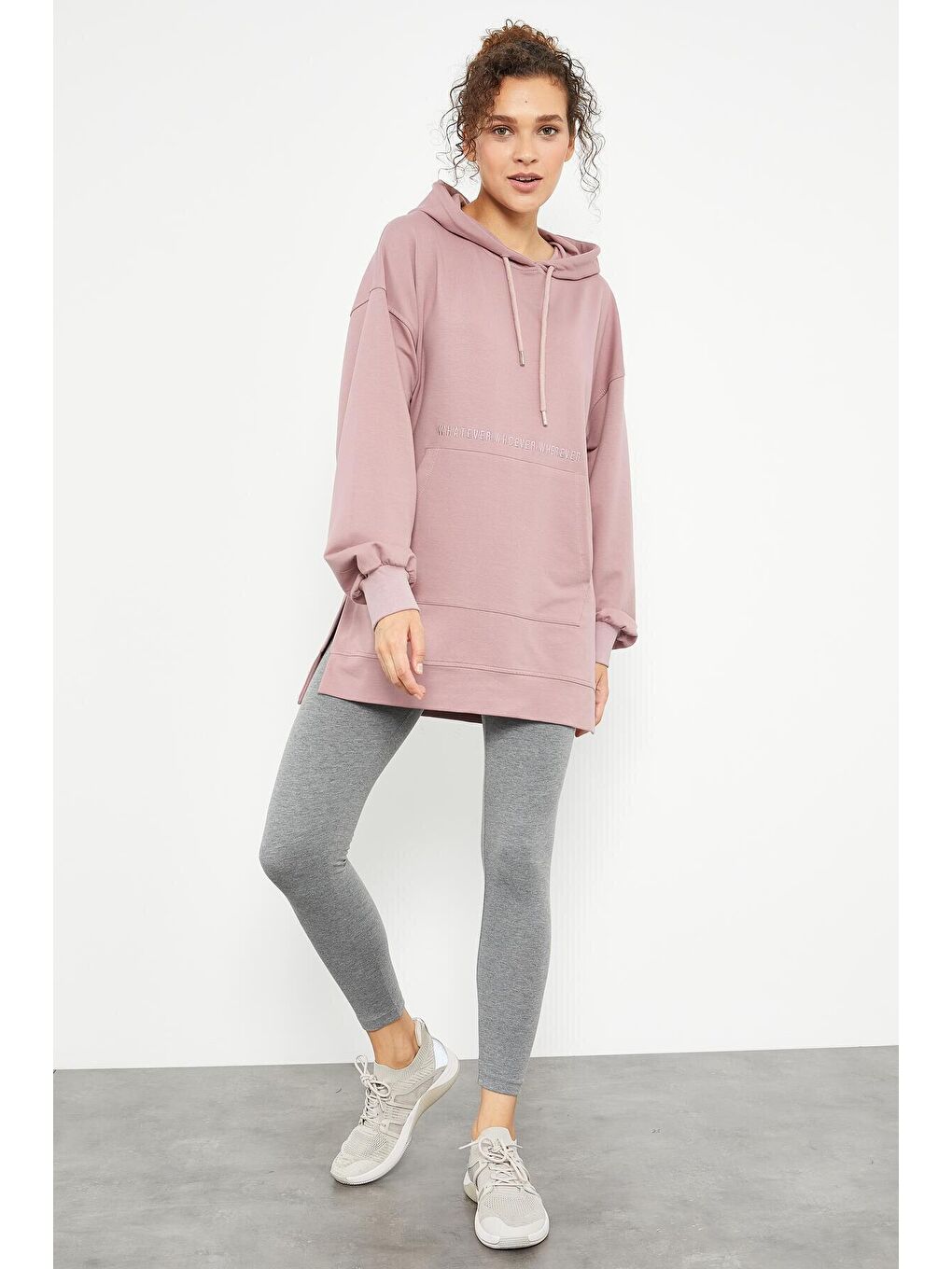 TOMMYLIFE Pembe Gül Kurusu Balon Kol Yazı Nakışlı Kadın Oversize Tunik Sweatshirt - 97163 - 3