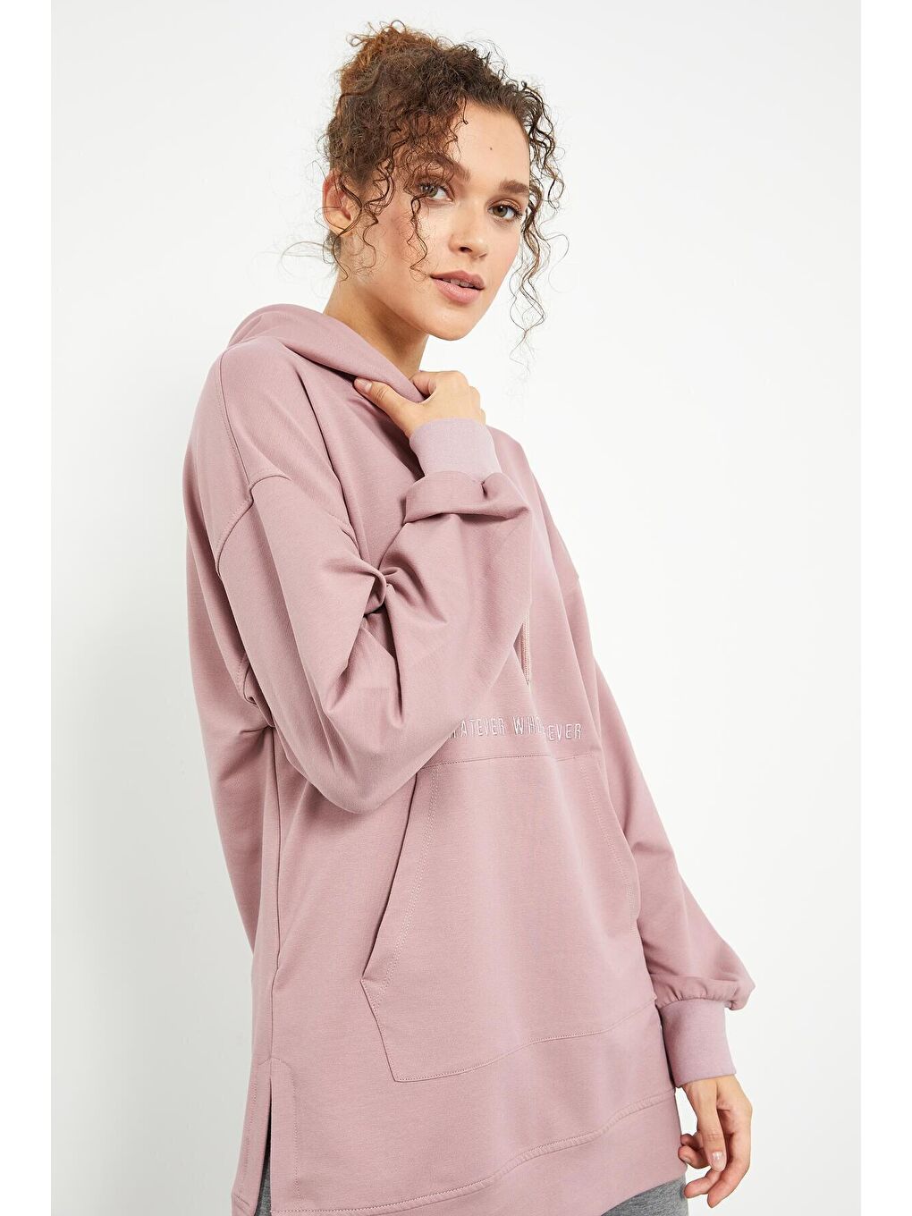 TOMMYLIFE Pembe Gül Kurusu Balon Kol Yazı Nakışlı Kadın Oversize Tunik Sweatshirt - 97163 - 4