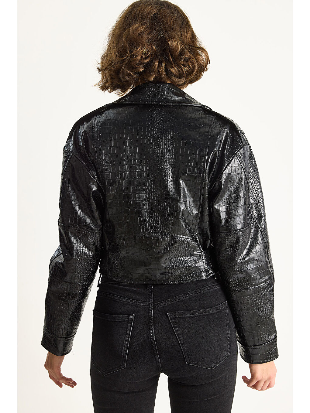 Siyah Kadın Kemerli Krokodil Crop Suni Deri Ceket-6