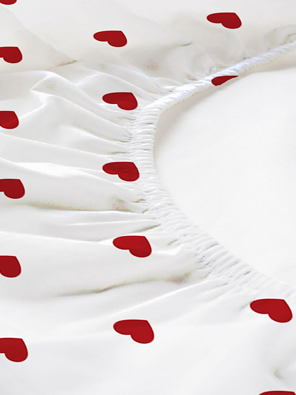 Karışık Kalp Desenli Baskılı 180x200 Çift Kişilik Lastikli Çarşaf Seti-1