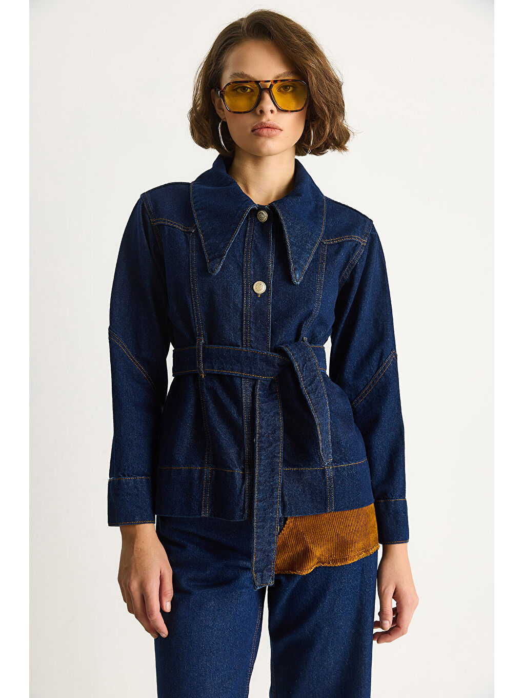 Lacivert Kadın Sivri Yaka Kuşaklı Dikiş Detaylı Denim Ceket-1