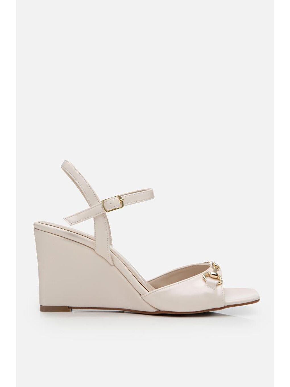 Kadın Bej Tokalı Dolgu Topuklu Sandalet-2