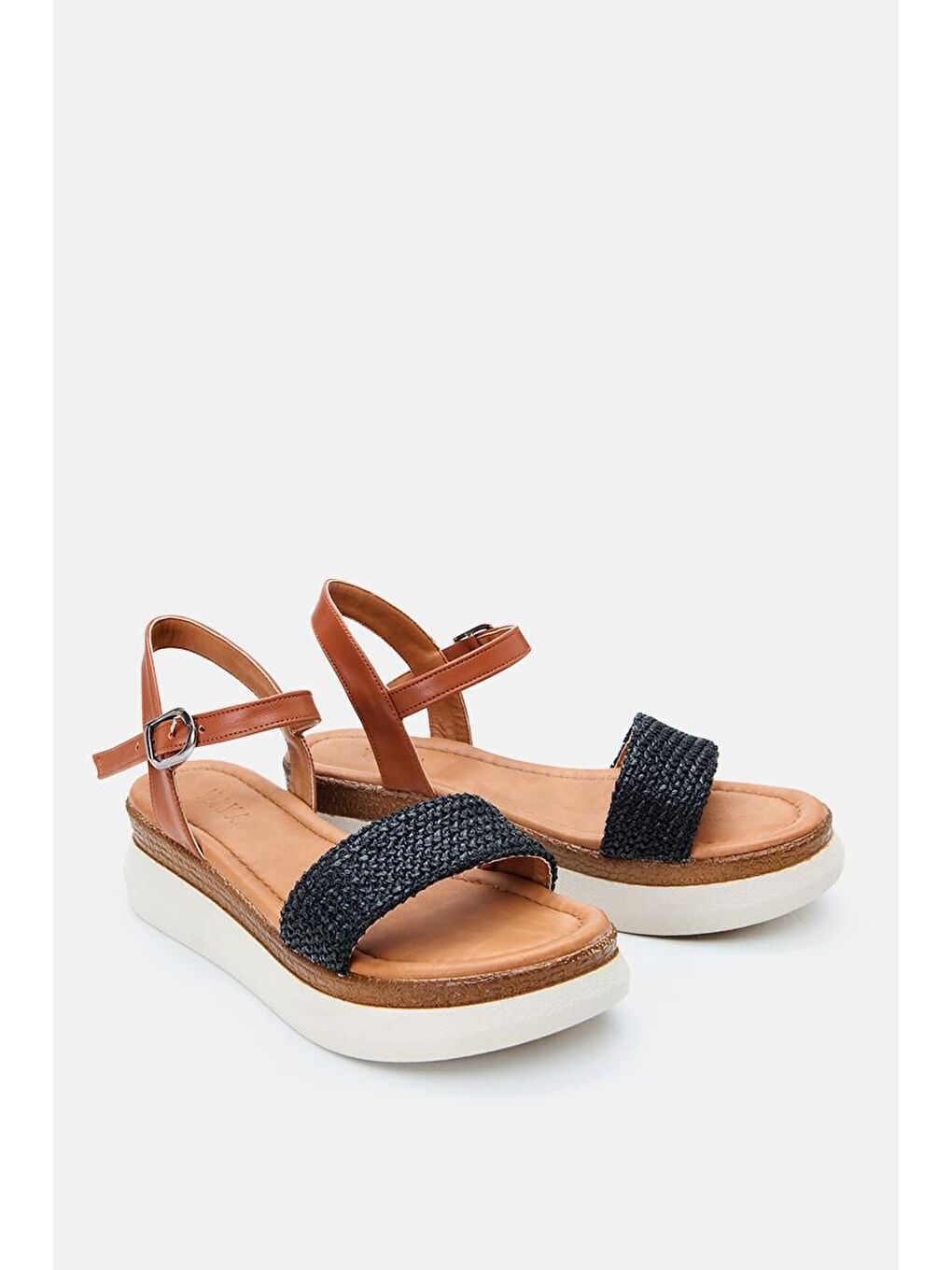 Kadın Siyah Hasır Detaylı Comfort Düz Sandalet-1