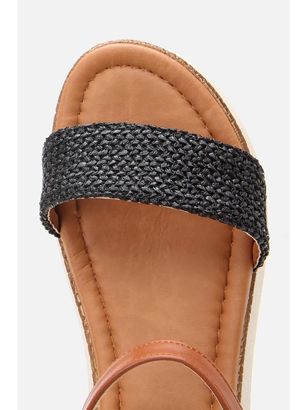 Kadın Siyah Hasır Detaylı Comfort Düz Sandalet-3