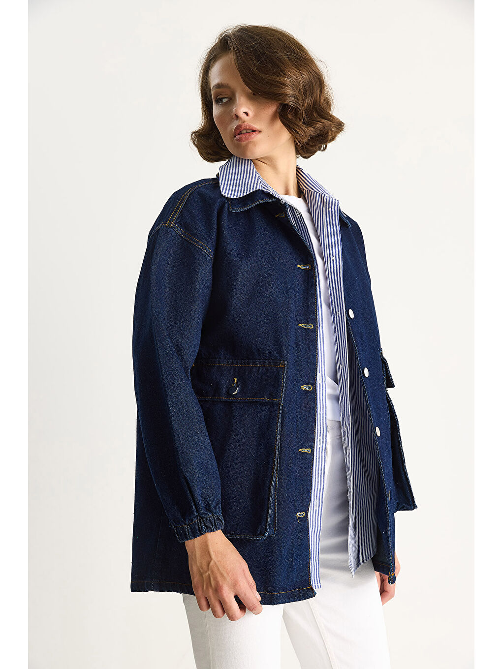 Lacivert Kadın Büyük Cep Detaylı Kolu Lastikli Denim Ceket-2