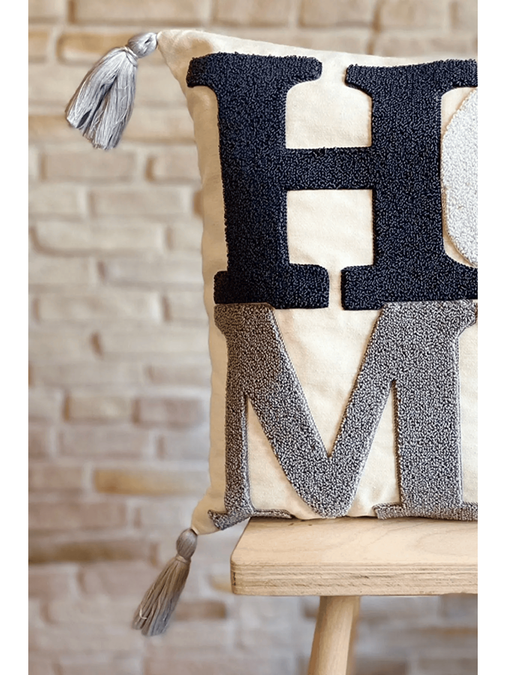 Gri Punch İşlemeli Tekli Dekoratif Özel Tasarım Kırlent Kılıfı (panç)-1