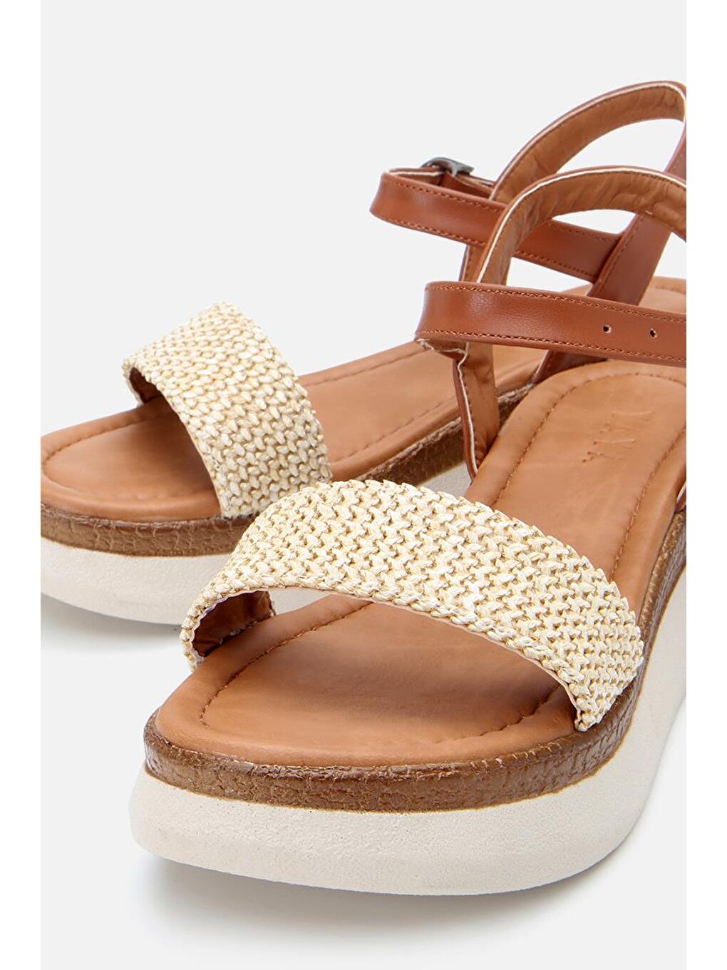 Kadın Bej Hasır Detaylı Comfort Düz Sandalet-2