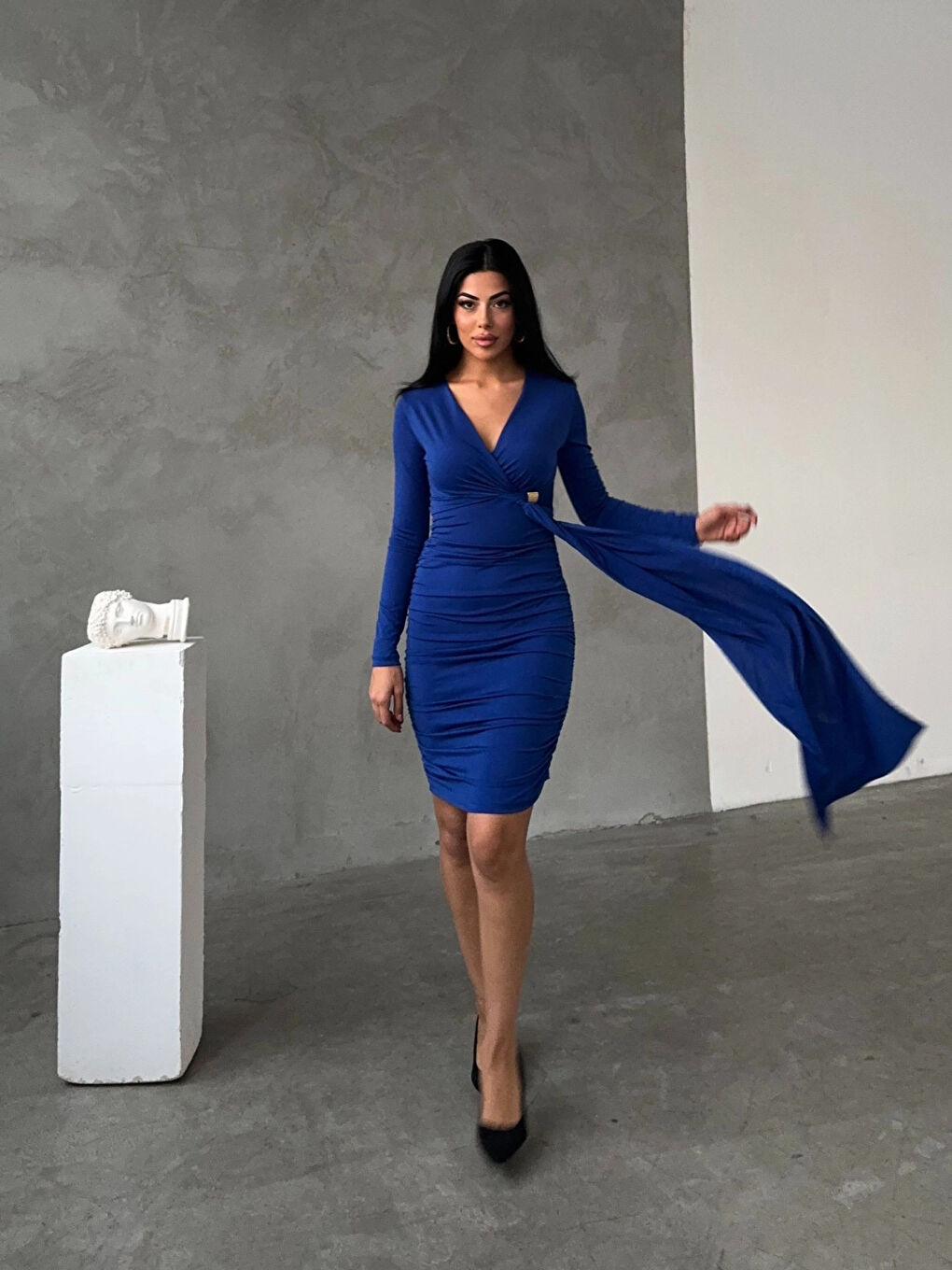 Kadın Saks Mavi V Yaka Toka Ve Büzgü Detaylı Elbise HZL25W-FRY122611