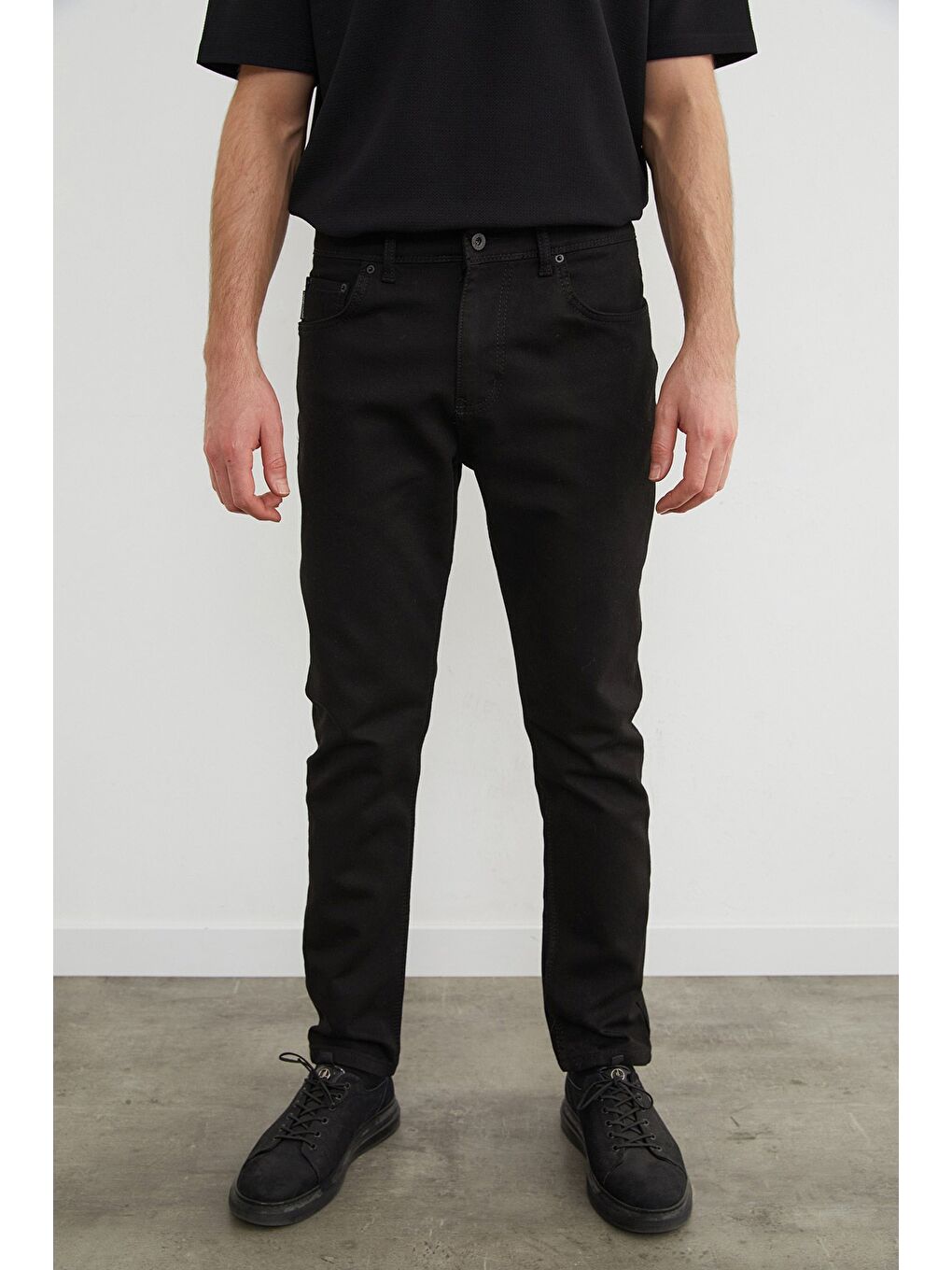 Siyah Fermuarlı Slim Fit Jean-1