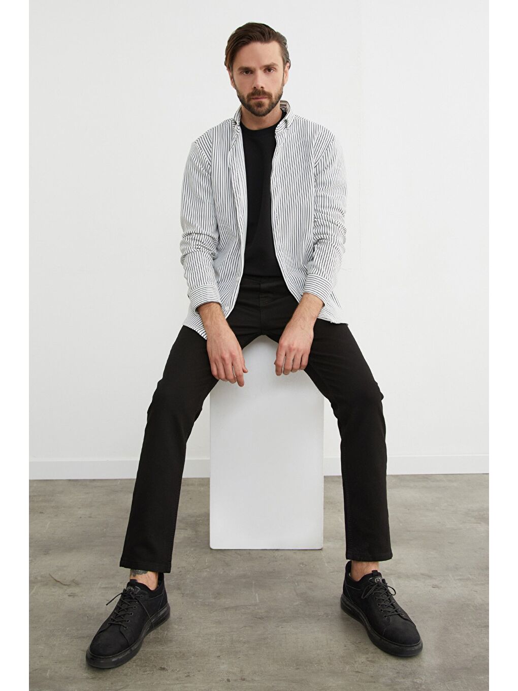 Siyah Fermuarlı Slim Fit Jean-2