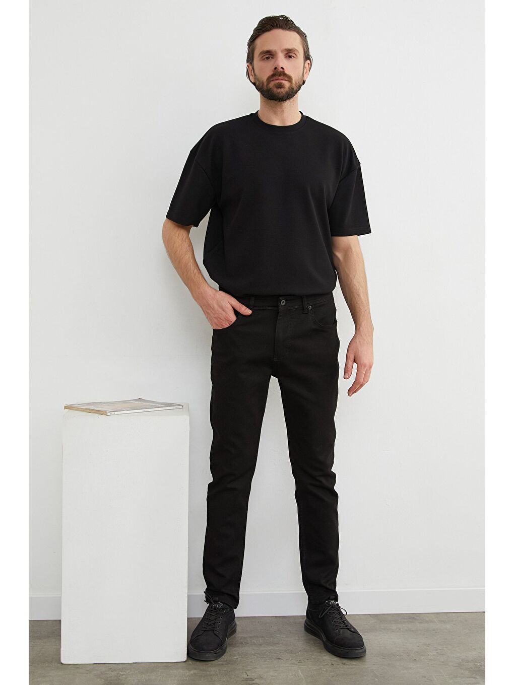 Siyah Fermuarlı Slim Fit Jean-3