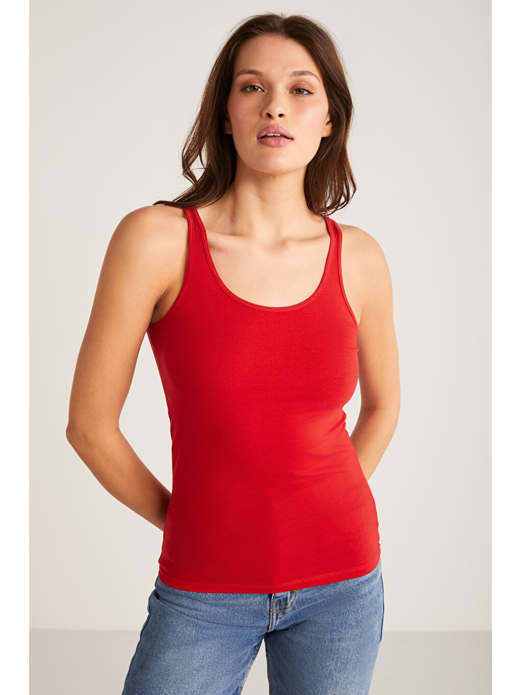 Jayla Kadın Pamuklu Slim Fit Dar Kesim Kalın Askılı Oyuk Yaka Örme Kırmızı Atlet