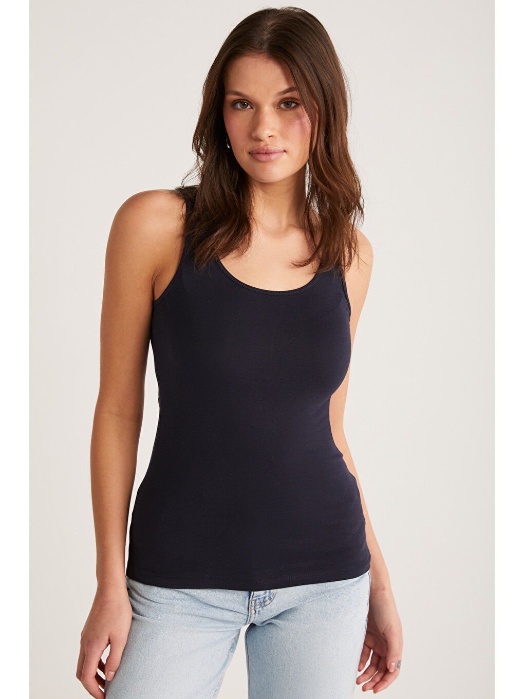 Jayla Kadın Pamuklu Slim Fit Dar Kesim Kalın Askılı Oyuk Yaka Örme Lacivert Atlet-1