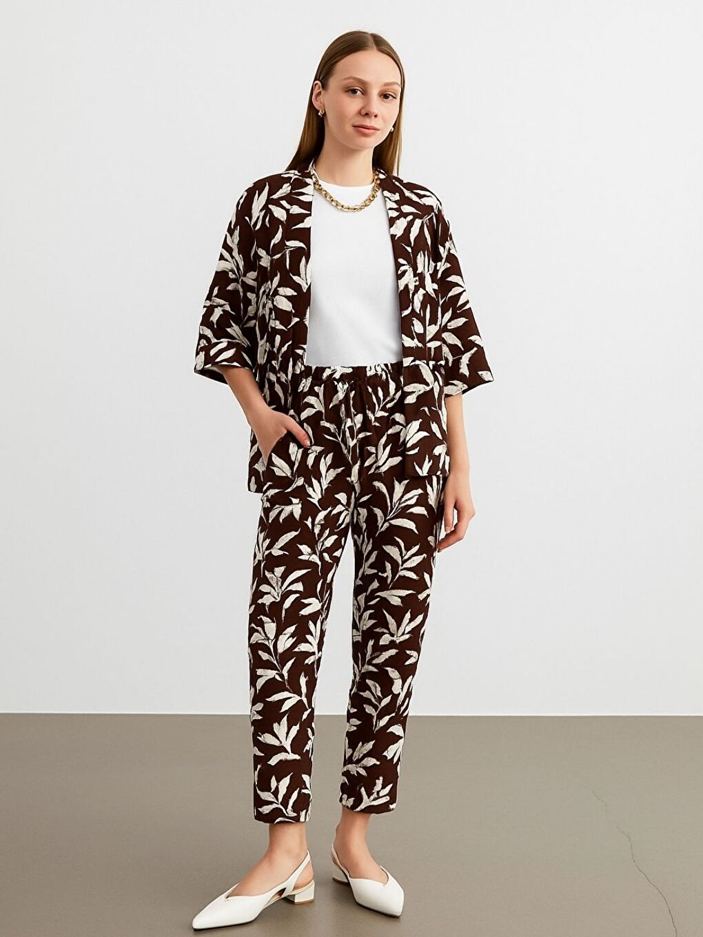 Kadın Kahverengi Beyaz Desenli Kimono Gömlek Pantolon Takım-1