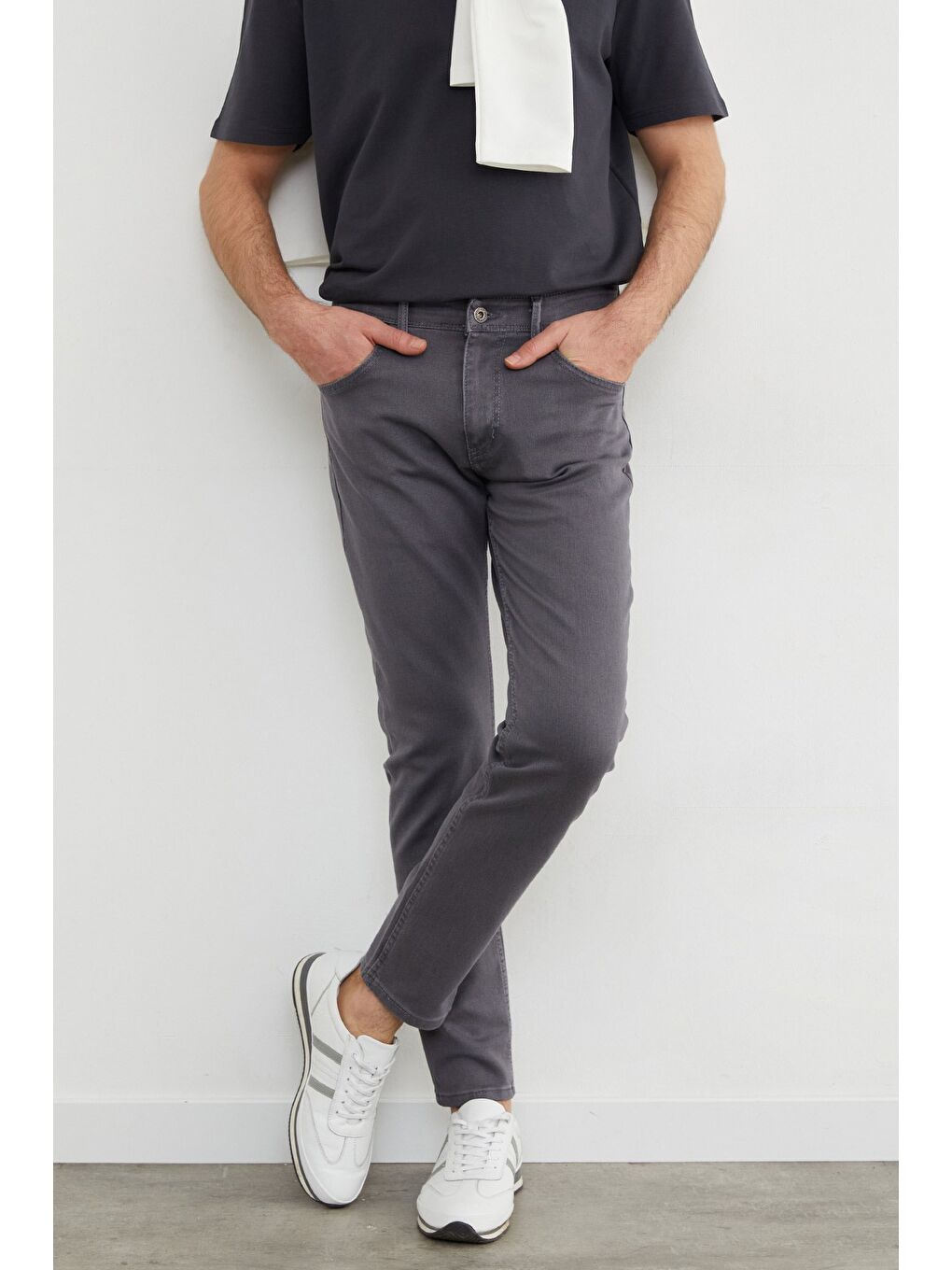 Gri Fermuarlı Slim Fit Jean-1