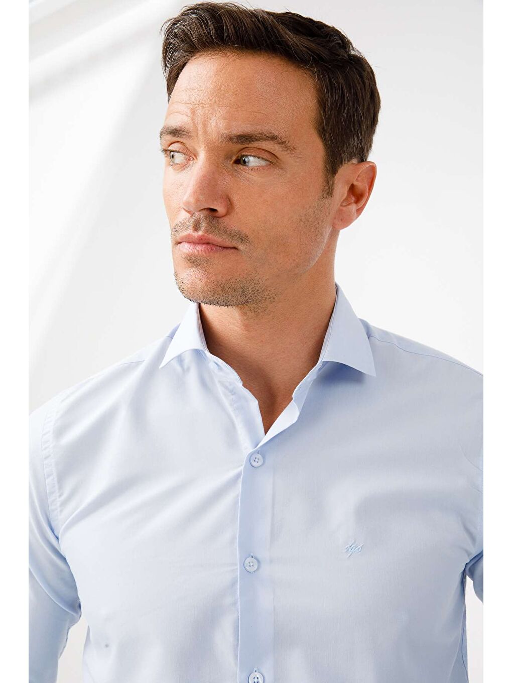 Açık Mavi Slim Fit Dar Kalıp Klasik Yaka Düz Uzun Kollu Cepsiz Kolay Ütülenir Gömlek-1