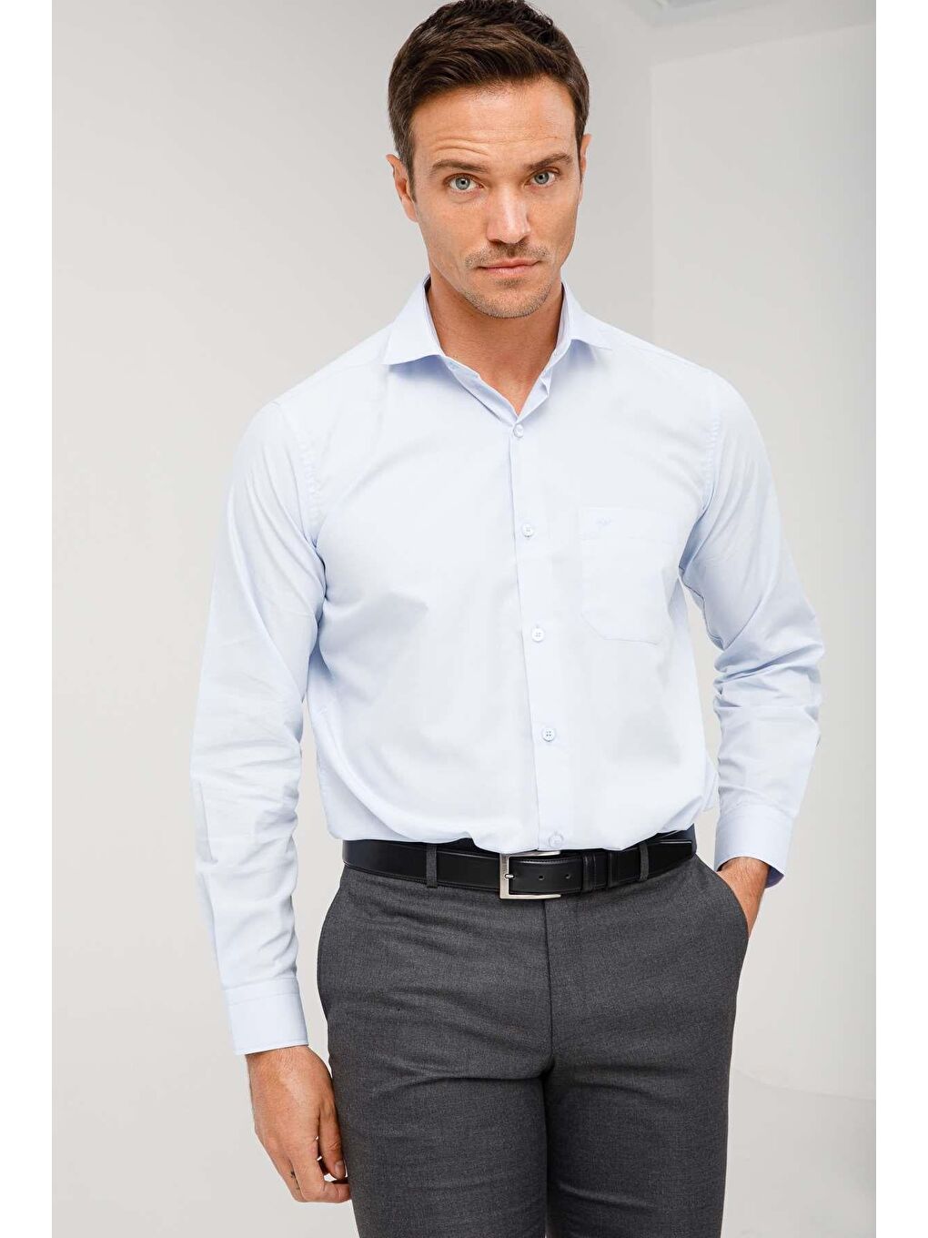 Açık Mavi Regular Fit Rahat Kalıp Klasik Yaka Düz Uzun Kollu Cepli Kolay Ütülenir Gömlek-1