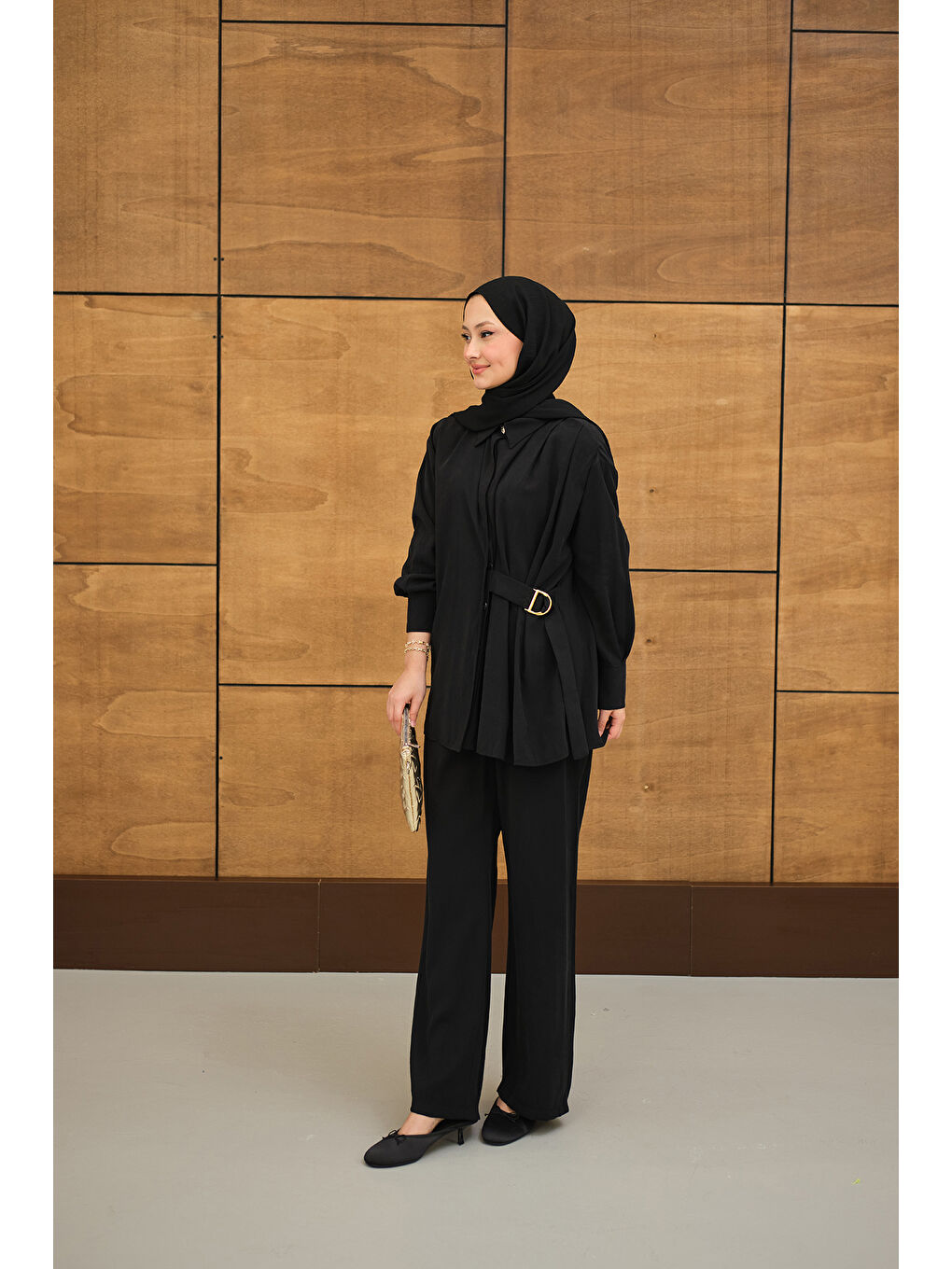 Kadın Beli Gold Kemer Detay Gömlek Yaka Takım Siyah-2